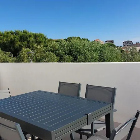 Duplex T3 Neuf De 4 à 6 Personnes 5 Min à Pied Du Centre Et De La LʼÎle-Rousse