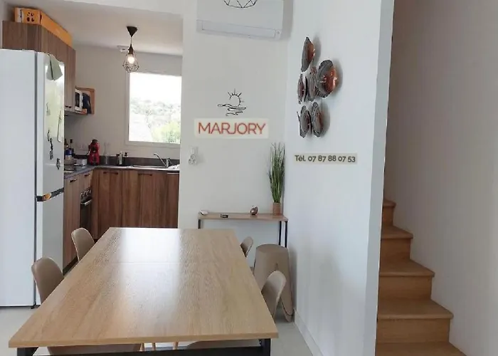 Apartment Duplex T3 Neuf De 4 A 6 Personnes 5 Min A Pied Du Centre Et De La L'Ile-Rousse (Corsica)